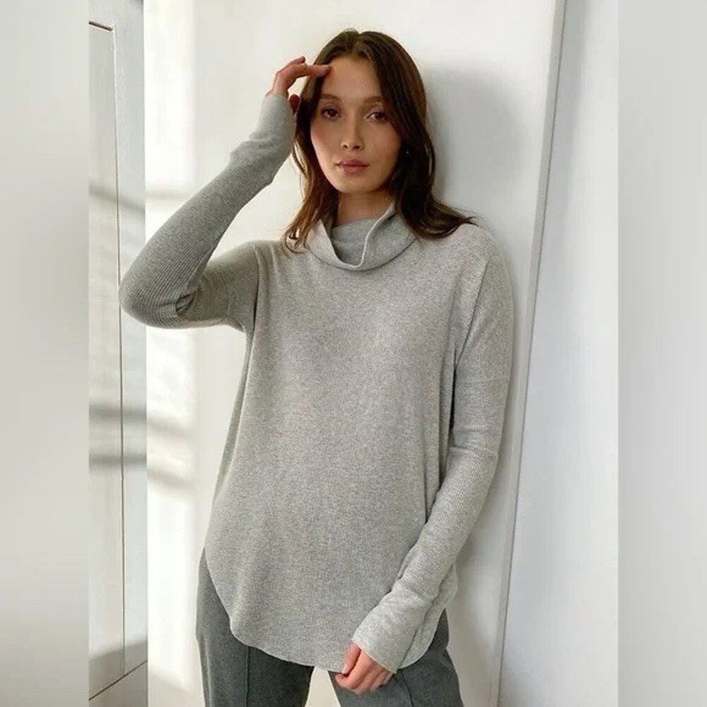 Aritzia Tna Gray Thermal Cowl Neck Top Minimalist Normcore Capsule Size Medium